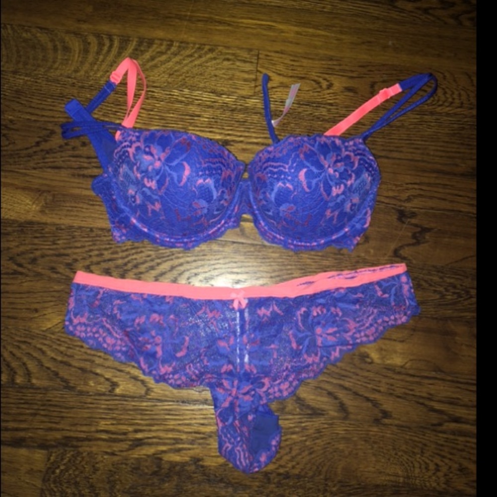 NWOT VS bra/panty set